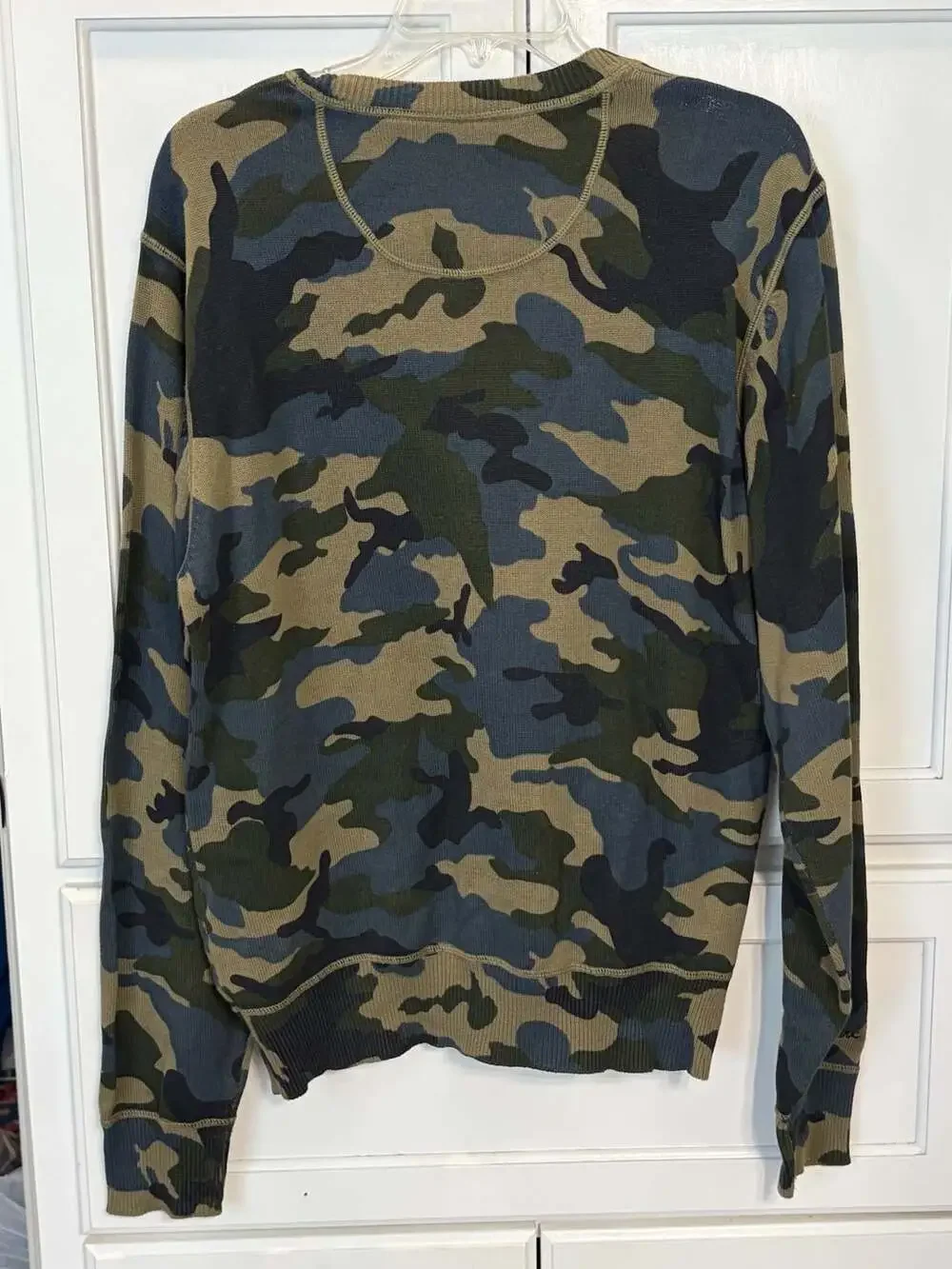 Marc Ecko Cut & Sew Camouflage Sweater Size M Green V-Neck Cotton